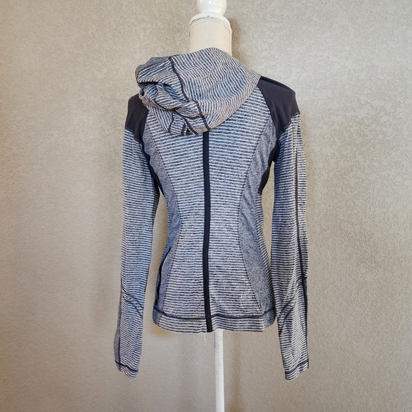 Lululemon crosstrain pullover size 8 - Picture 4 of 8